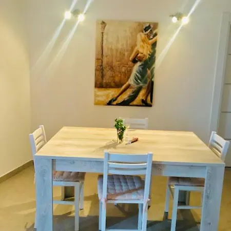 Urban Living Δωμάτια σε οικογενειακή κατοικία
