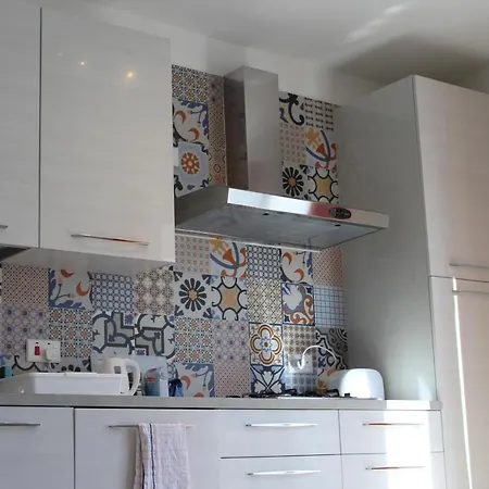 Δωμάτια σε οικογενειακή κατοικία Urban Living *